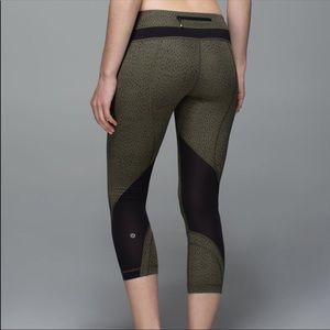 Lululemon Olive Cropped legging